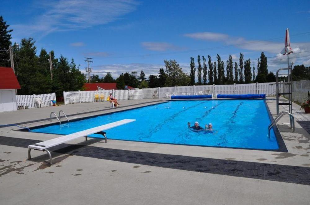 Camping & Chalets De La Demi-Lieue Hotel Saint-Jean-Port-Joli Exterior foto